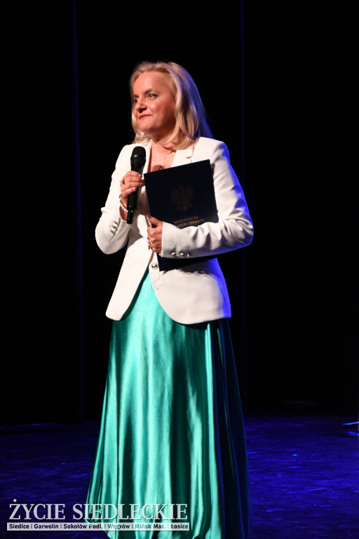 Siedlce: odsłonięto mural i popiersie w Szkole Podstawowej nr 6. Jubileusz 110-lecia „Szóstki”