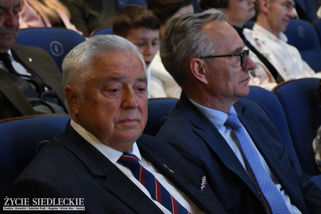 Siedlce: odsłonięto mural i popiersie w Szkole Podstawowej nr 6. Jubileusz 110-lecia „Szóstki”