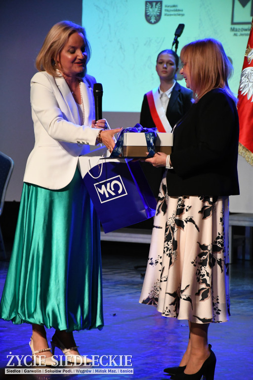 Siedlce: odsłonięto mural i popiersie w Szkole Podstawowej nr 6. Jubileusz 110-lecia „Szóstki”