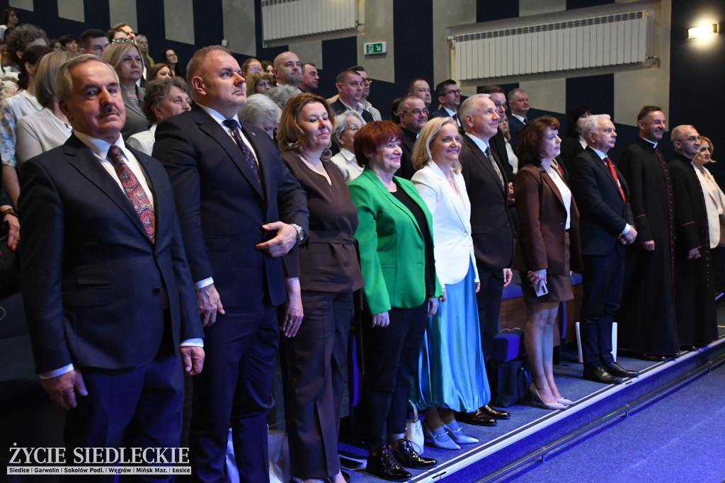 Siedlce: odsłonięto mural i popiersie w Szkole Podstawowej nr 6. Jubileusz 110-lecia „Szóstki”