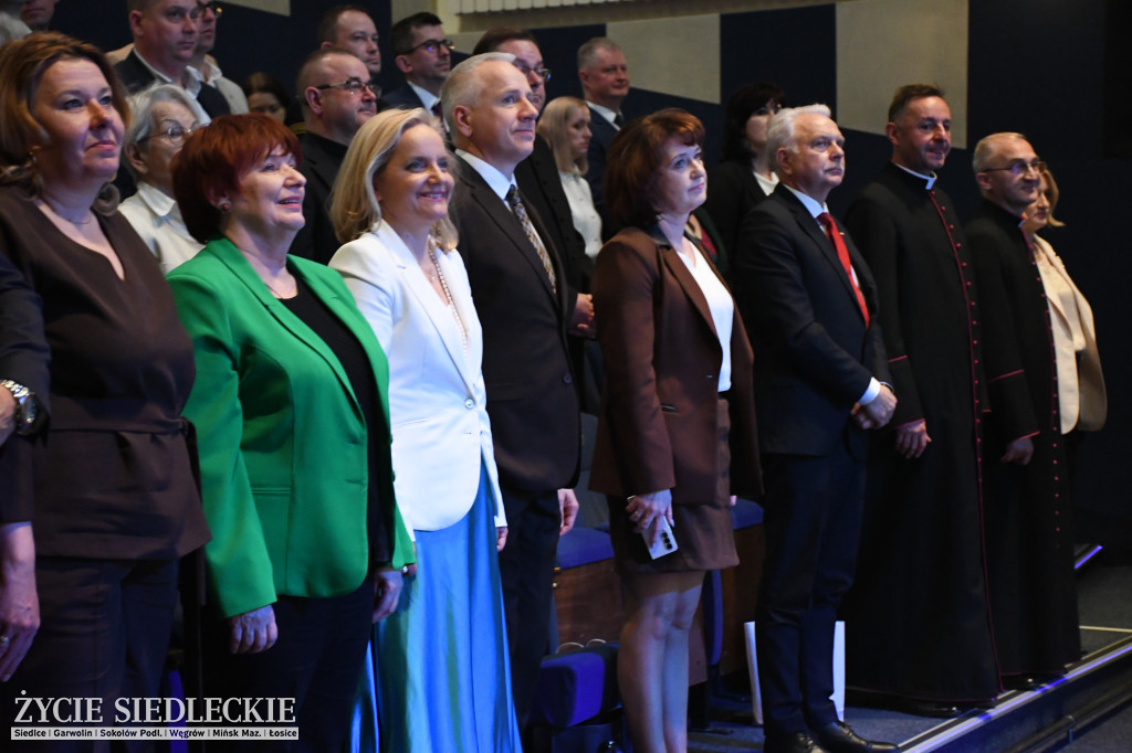 Siedlce: odsłonięto mural i popiersie w Szkole Podstawowej nr 6. Jubileusz 110-lecia „Szóstki”