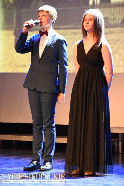 Siedlce: odsłonięto mural i popiersie w Szkole Podstawowej nr 6. Jubileusz 110-lecia „Szóstki”