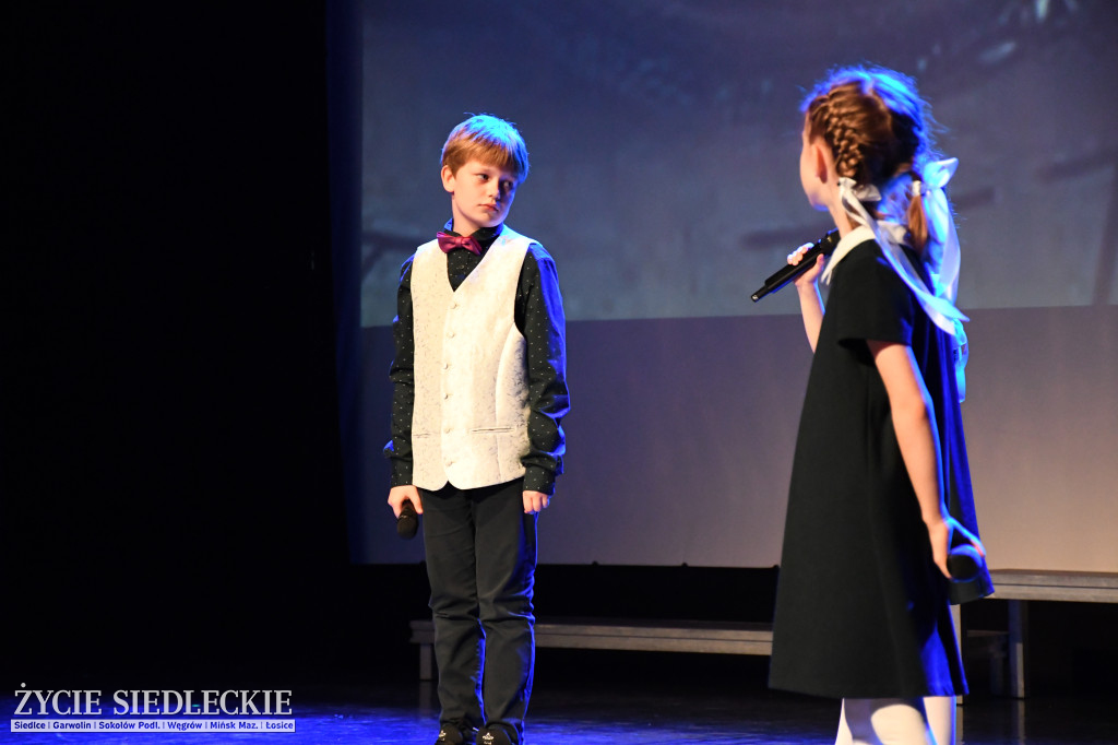 Siedlce: odsłonięto mural i popiersie w Szkole Podstawowej nr 6. Jubileusz 110-lecia „Szóstki”