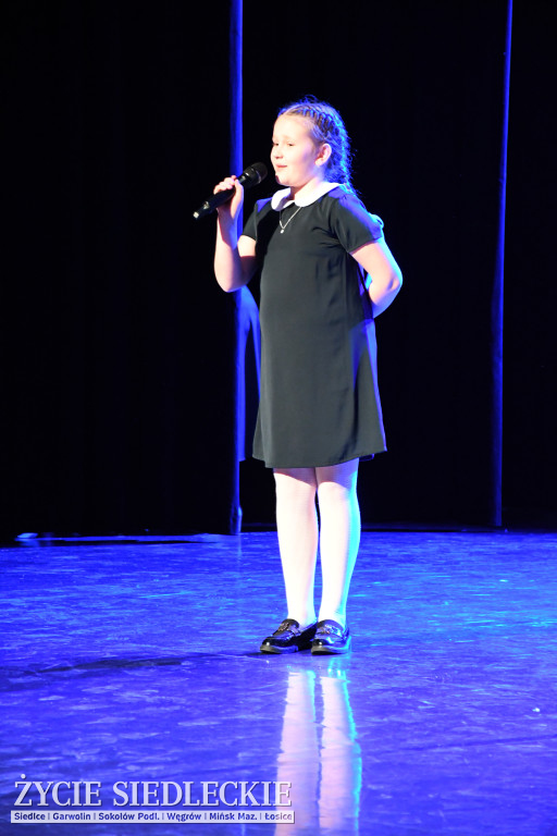 Siedlce: odsłonięto mural i popiersie w Szkole Podstawowej nr 6. Jubileusz 110-lecia „Szóstki”