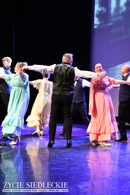 Siedlce: odsłonięto mural i popiersie w Szkole Podstawowej nr 6. Jubileusz 110-lecia „Szóstki”