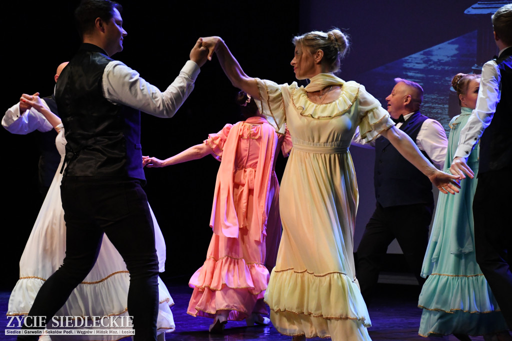 Siedlce: odsłonięto mural i popiersie w Szkole Podstawowej nr 6. Jubileusz 110-lecia „Szóstki”