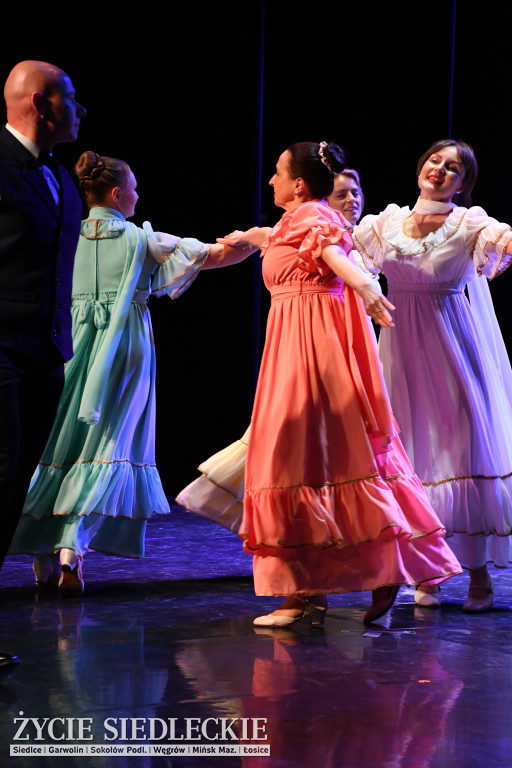 Siedlce: odsłonięto mural i popiersie w Szkole Podstawowej nr 6. Jubileusz 110-lecia „Szóstki”