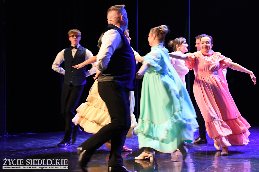 Siedlce: odsłonięto mural i popiersie w Szkole Podstawowej nr 6. Jubileusz 110-lecia „Szóstki”