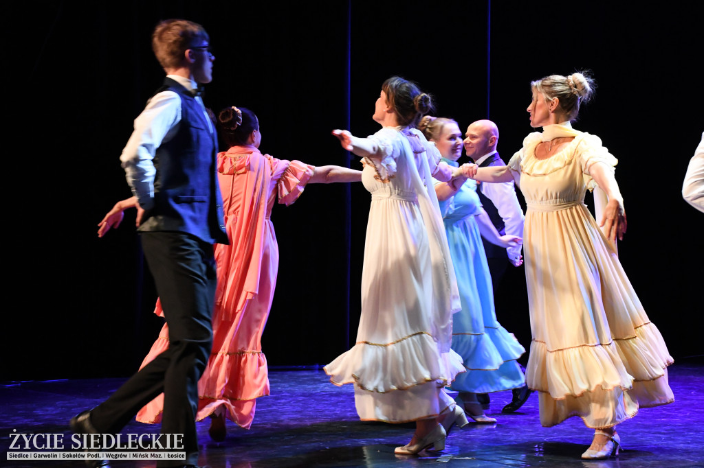 Siedlce: odsłonięto mural i popiersie w Szkole Podstawowej nr 6. Jubileusz 110-lecia „Szóstki”