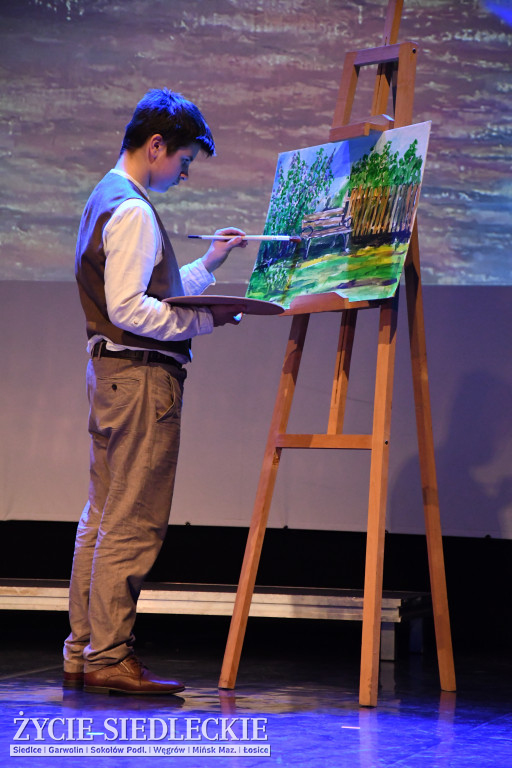 Siedlce: odsłonięto mural i popiersie w Szkole Podstawowej nr 6. Jubileusz 110-lecia „Szóstki”