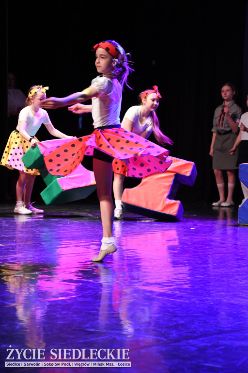 Siedlce: odsłonięto mural i popiersie w Szkole Podstawowej nr 6. Jubileusz 110-lecia „Szóstki”