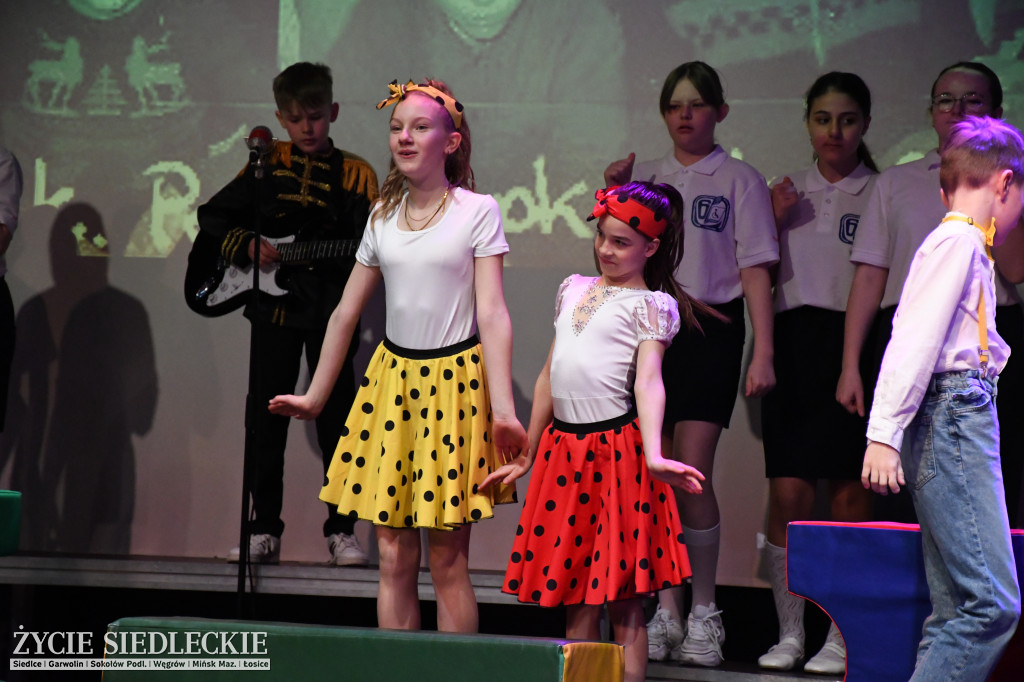 Siedlce: odsłonięto mural i popiersie w Szkole Podstawowej nr 6. Jubileusz 110-lecia „Szóstki”