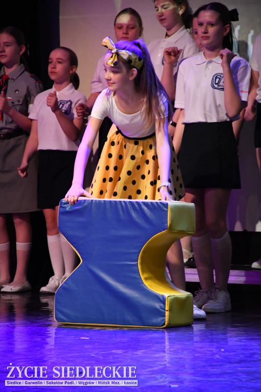 Siedlce: odsłonięto mural i popiersie w Szkole Podstawowej nr 6. Jubileusz 110-lecia „Szóstki”