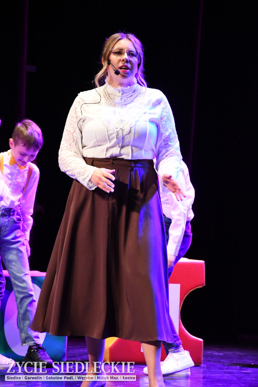 Siedlce: odsłonięto mural i popiersie w Szkole Podstawowej nr 6. Jubileusz 110-lecia „Szóstki”