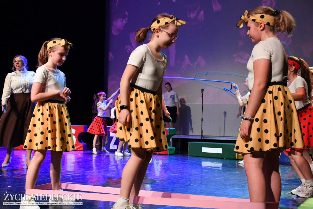 Siedlce: odsłonięto mural i popiersie w Szkole Podstawowej nr 6. Jubileusz 110-lecia „Szóstki”