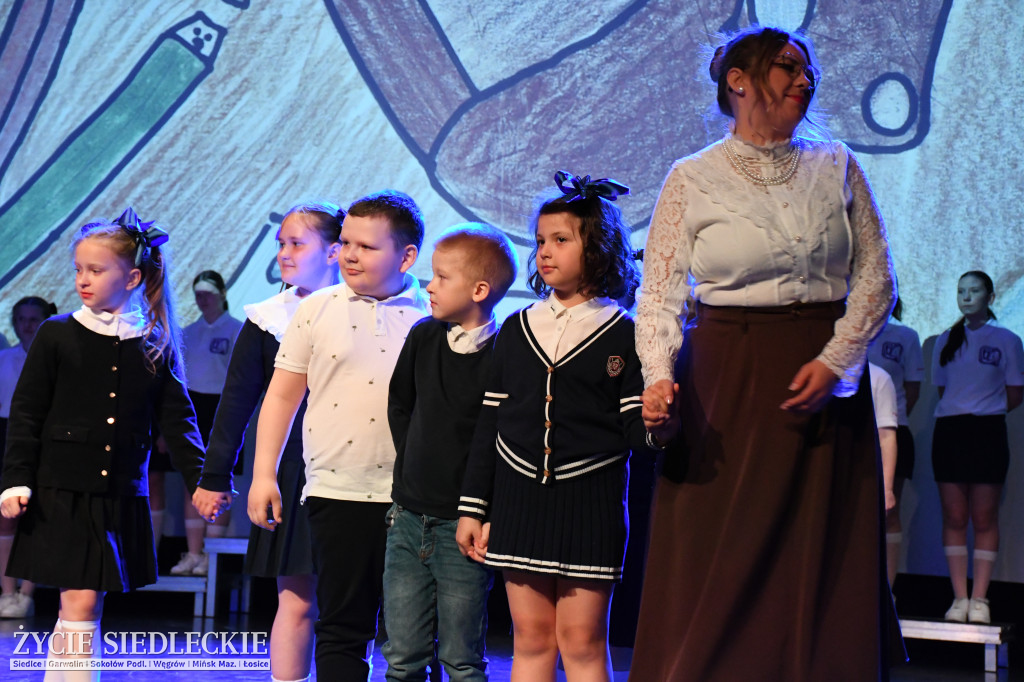 Siedlce: odsłonięto mural i popiersie w Szkole Podstawowej nr 6. Jubileusz 110-lecia „Szóstki”