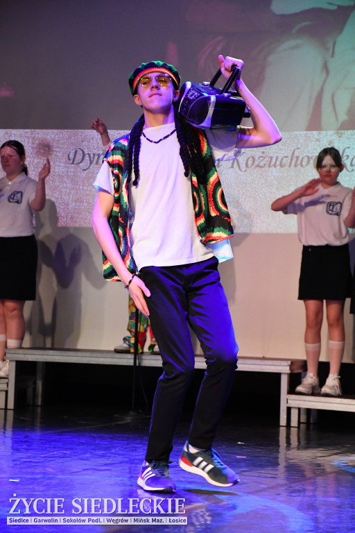 Siedlce: odsłonięto mural i popiersie w Szkole Podstawowej nr 6. Jubileusz 110-lecia „Szóstki”