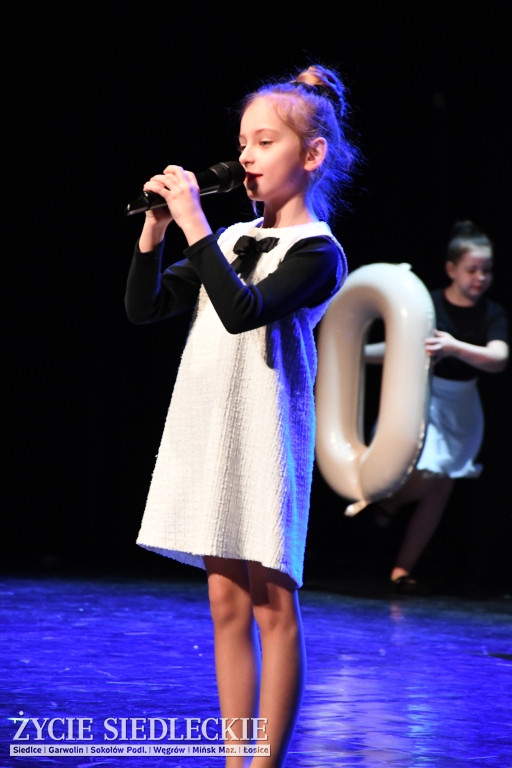 Siedlce: odsłonięto mural i popiersie w Szkole Podstawowej nr 6. Jubileusz 110-lecia „Szóstki”