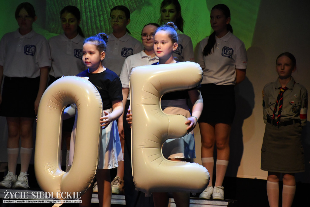 Siedlce: odsłonięto mural i popiersie w Szkole Podstawowej nr 6. Jubileusz 110-lecia „Szóstki”