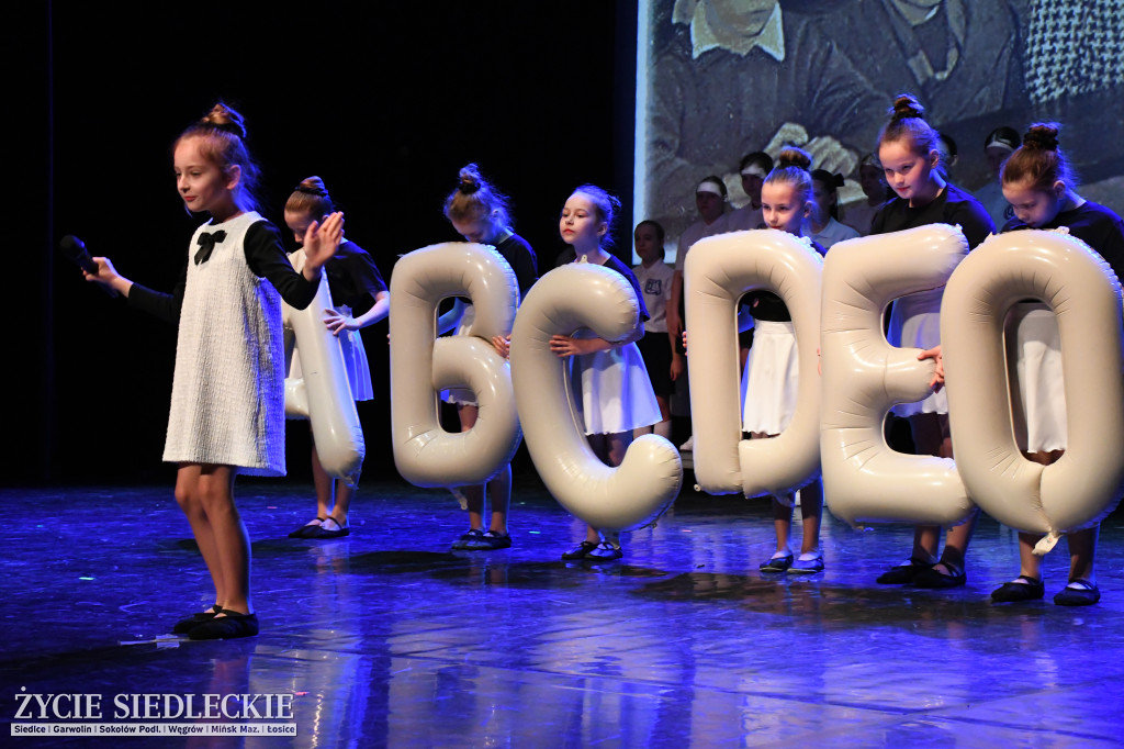 Siedlce: odsłonięto mural i popiersie w Szkole Podstawowej nr 6. Jubileusz 110-lecia „Szóstki”