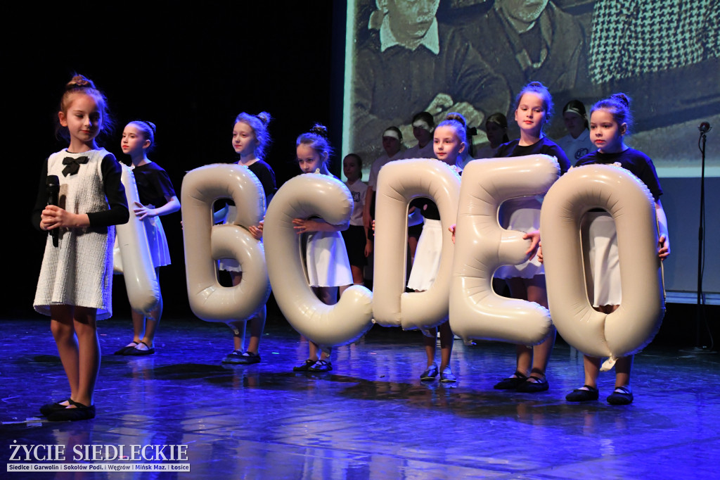 Siedlce: odsłonięto mural i popiersie w Szkole Podstawowej nr 6. Jubileusz 110-lecia „Szóstki”