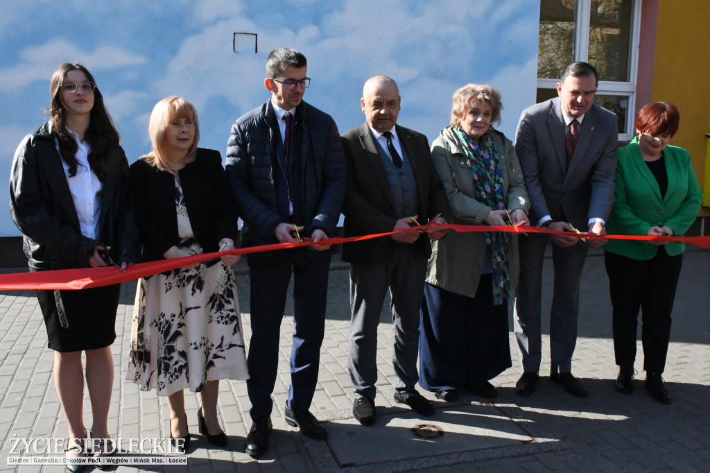 Siedlce: odsłonięto mural i popiersie w Szkole Podstawowej nr 6. Jubileusz 110-lecia „Szóstki”