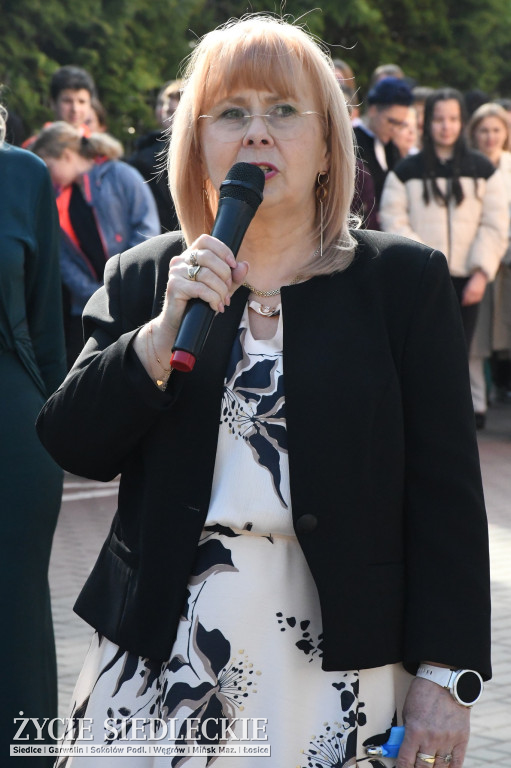 Siedlce: odsłonięto mural i popiersie w Szkole Podstawowej nr 6. Jubileusz 110-lecia „Szóstki”