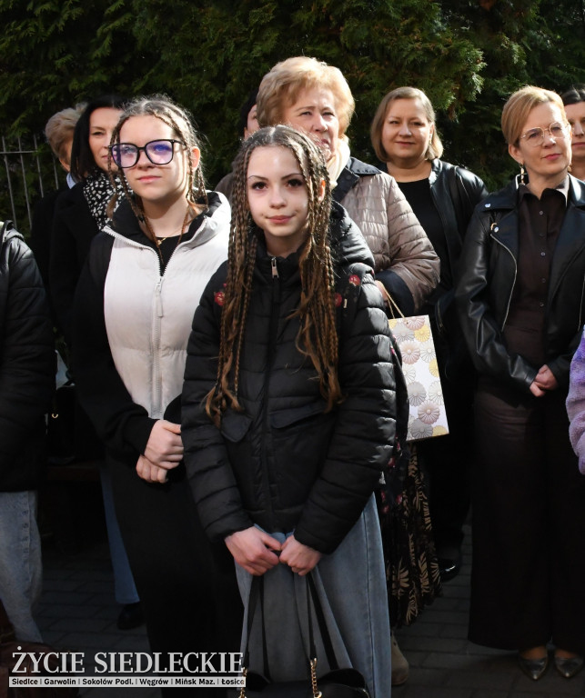 Siedlce: odsłonięto mural i popiersie w Szkole Podstawowej nr 6. Jubileusz 110-lecia „Szóstki”