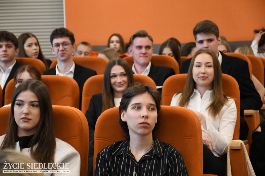 IV LO żegna maturzystów. Uroczysta gala w Siedlcach