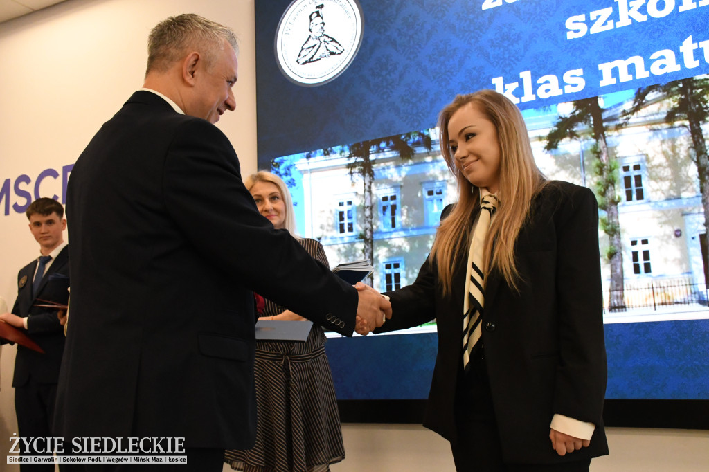IV LO żegna maturzystów. Uroczysta gala w Siedlcach