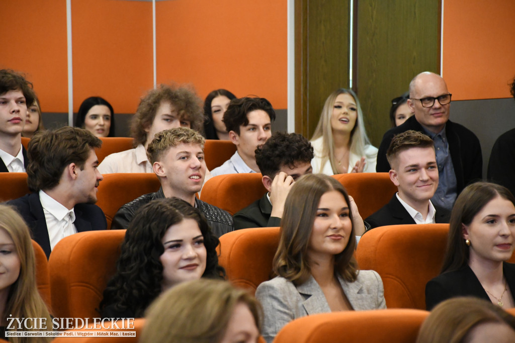 IV LO żegna maturzystów. Uroczysta gala w Siedlcach