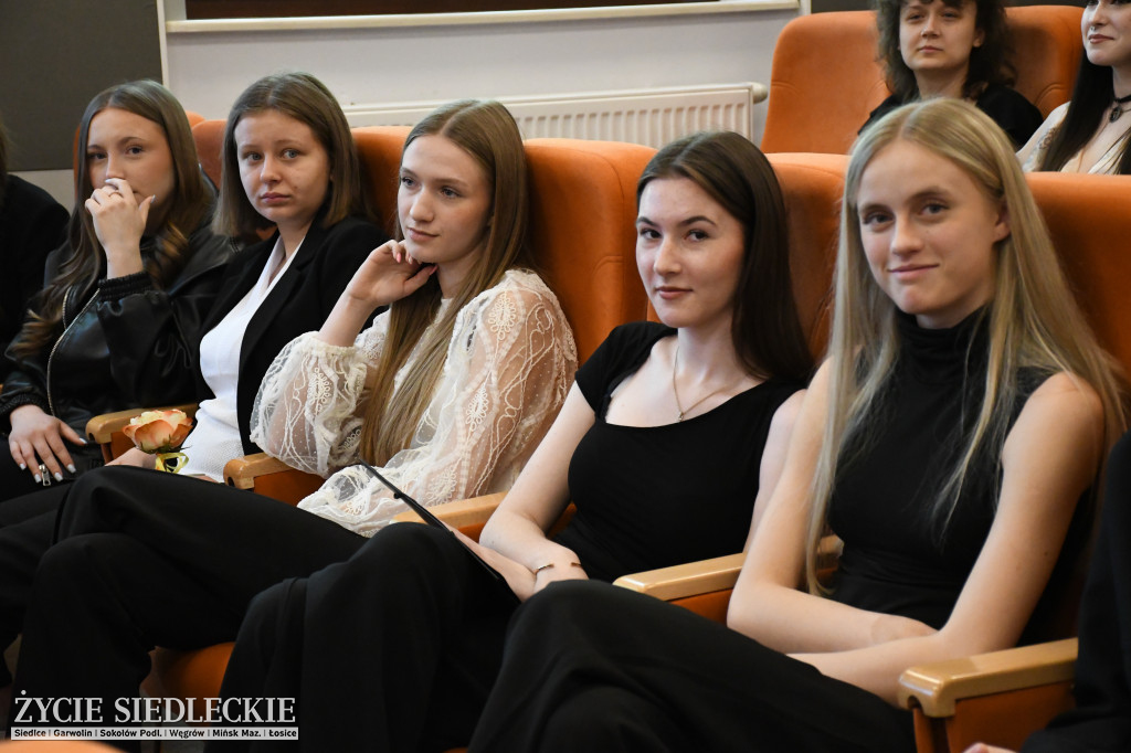IV LO żegna maturzystów. Uroczysta gala w Siedlcach