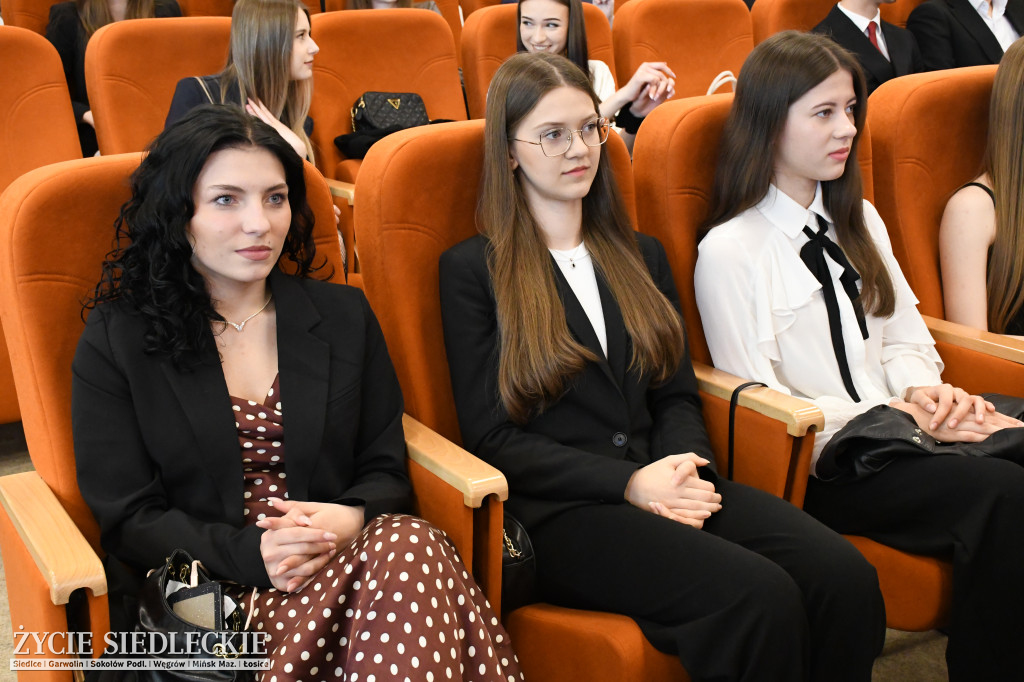 IV LO żegna maturzystów. Uroczysta gala w Siedlcach