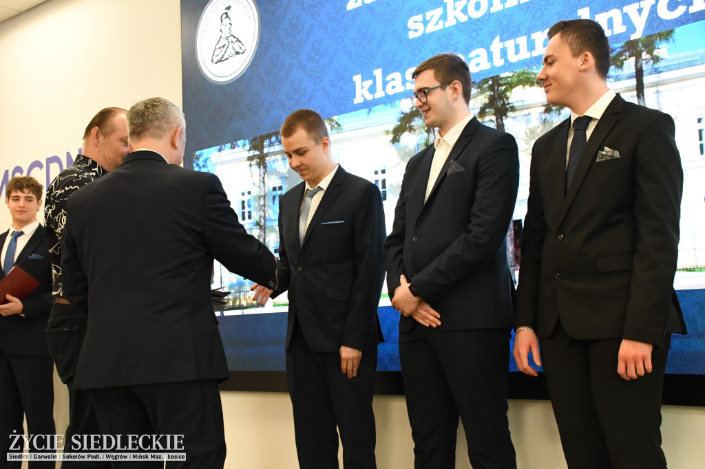 IV LO żegna maturzystów. Uroczysta gala w Siedlcach