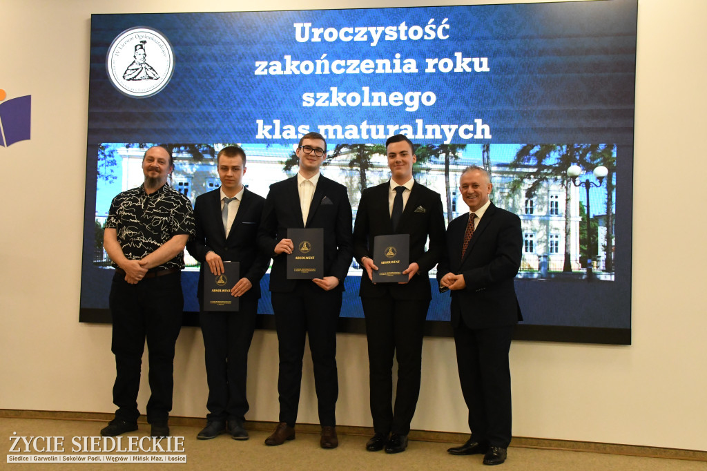 IV LO żegna maturzystów. Uroczysta gala w Siedlcach