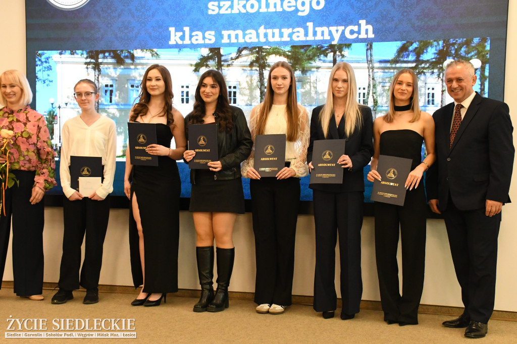 IV LO żegna maturzystów. Uroczysta gala w Siedlcach