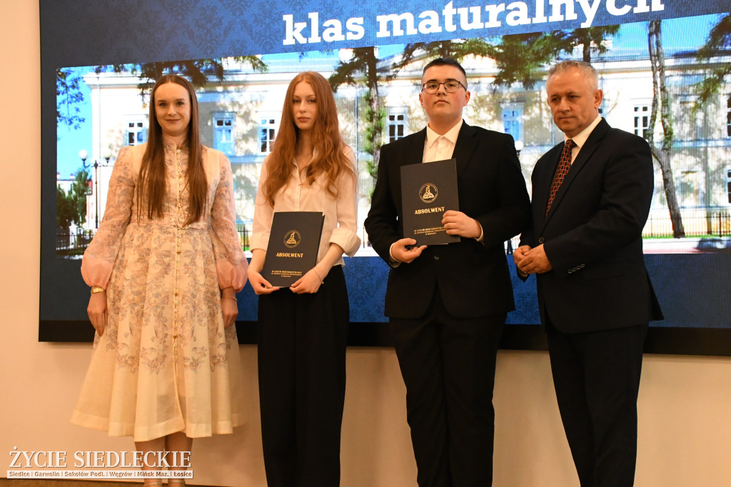 IV LO żegna maturzystów. Uroczysta gala w Siedlcach