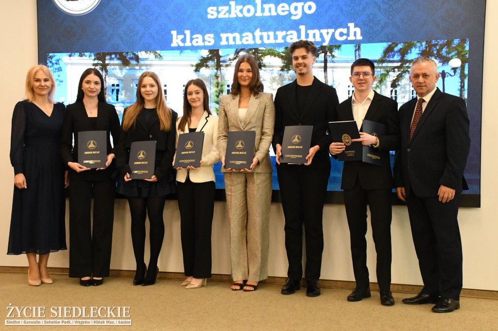IV LO żegna maturzystów. Uroczysta gala w Siedlcach