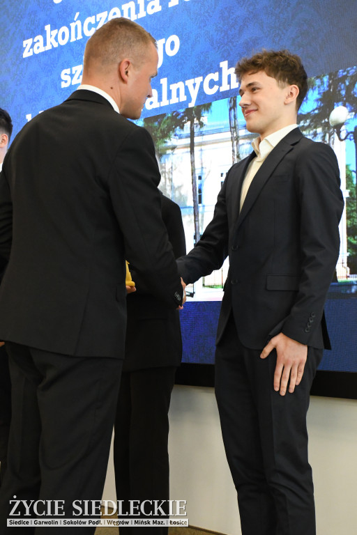 IV LO żegna maturzystów. Uroczysta gala w Siedlcach