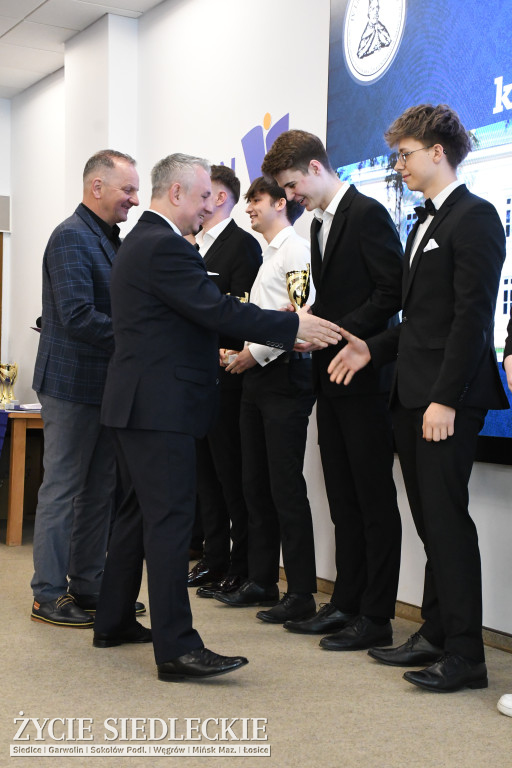 IV LO żegna maturzystów. Uroczysta gala w Siedlcach