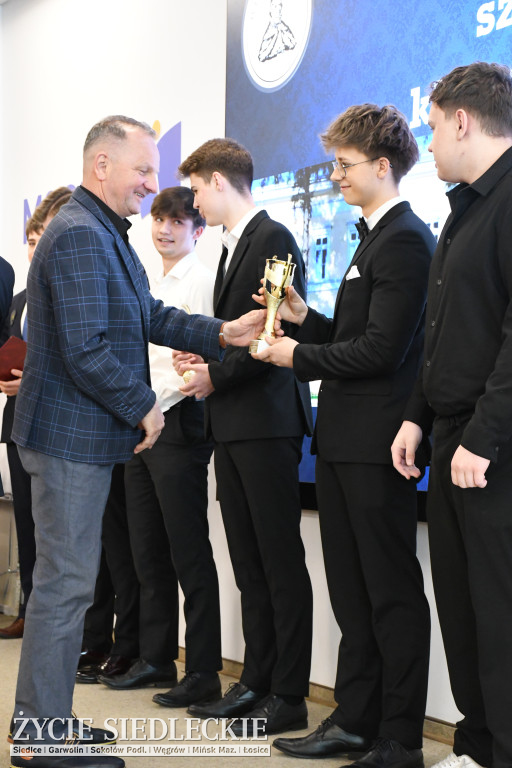 IV LO żegna maturzystów. Uroczysta gala w Siedlcach