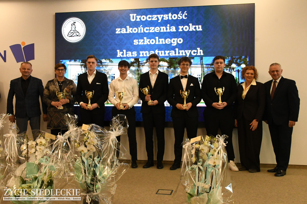 IV LO żegna maturzystów. Uroczysta gala w Siedlcach