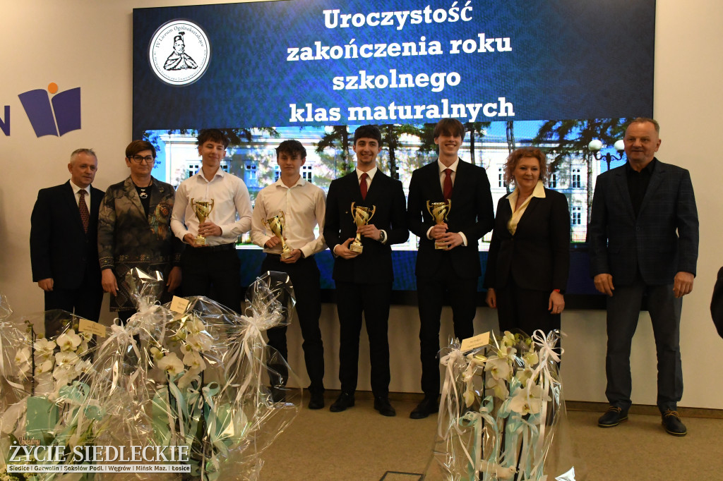 IV LO żegna maturzystów. Uroczysta gala w Siedlcach