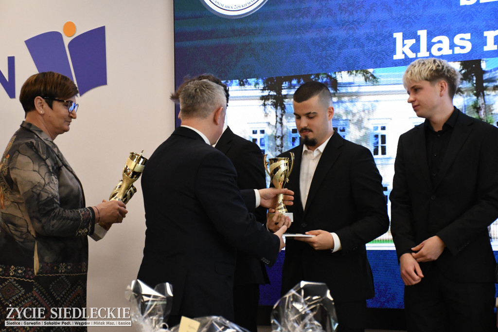 IV LO żegna maturzystów. Uroczysta gala w Siedlcach