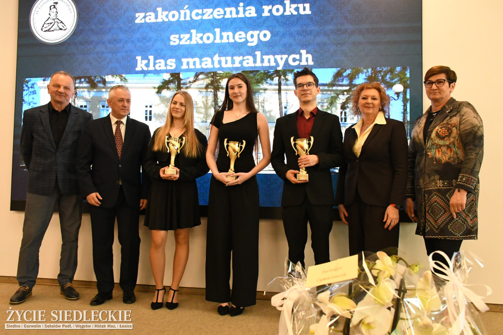 IV LO żegna maturzystów. Uroczysta gala w Siedlcach