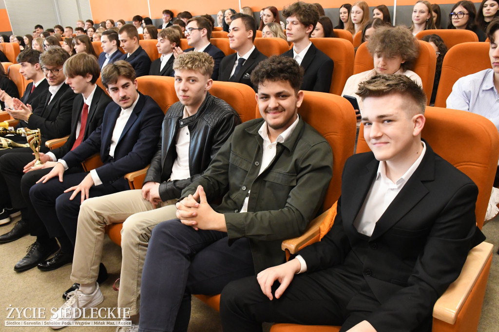 IV LO żegna maturzystów. Uroczysta gala w Siedlcach