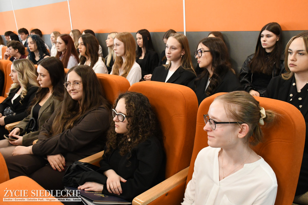 IV LO żegna maturzystów. Uroczysta gala w Siedlcach