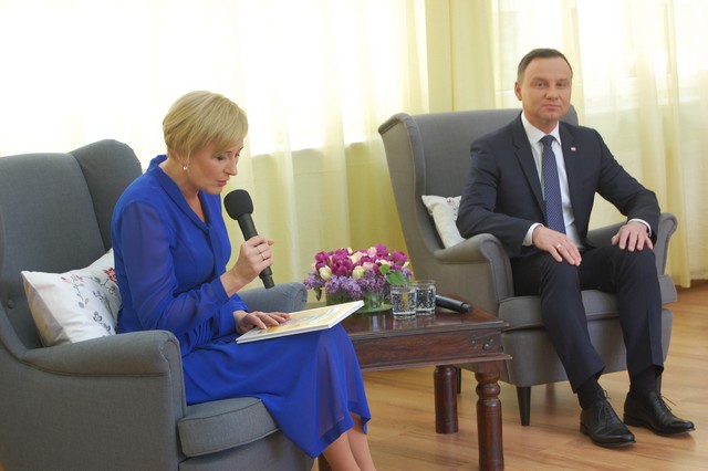 Para prezydencka czytała dzieciom (fotorelacja)