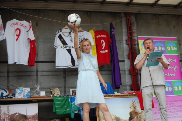 Licytowali dla Kasi Książek