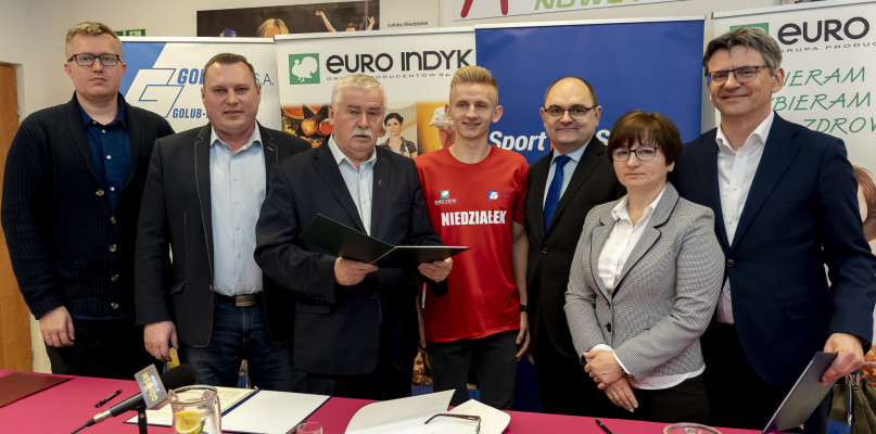 Niedziałek z solidnym wsparciem